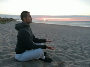 Yoga nomade pour tous Nicolas Le Roux Prof de yoga diplômé