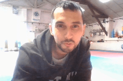 Yoga sur chaise approfondissement